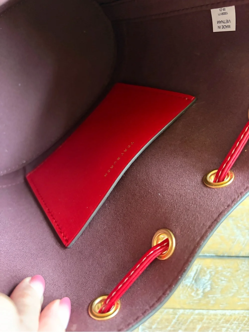 EUC Tory Burch Red Leather Drawstring Bucket Crossbody